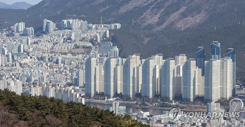 부산 아파트값 보합 속 해운대·동래구 약진, 지방 부동산 양극화 신호탄
