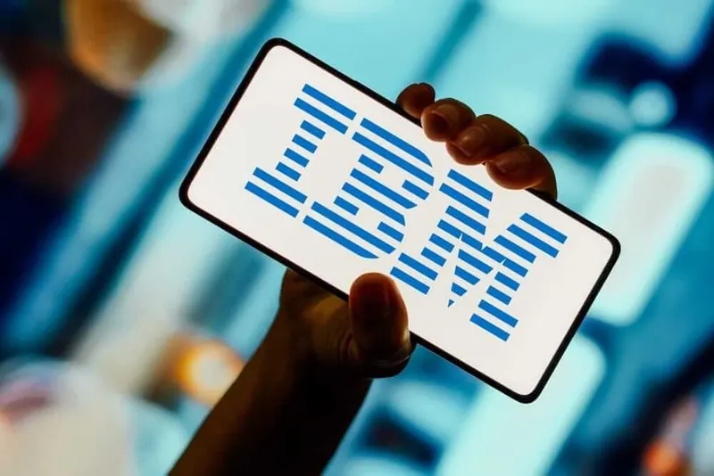 IBM 주가, 클라우드 대형주 대비 성과는? 하이브리드 클라우드 승부수