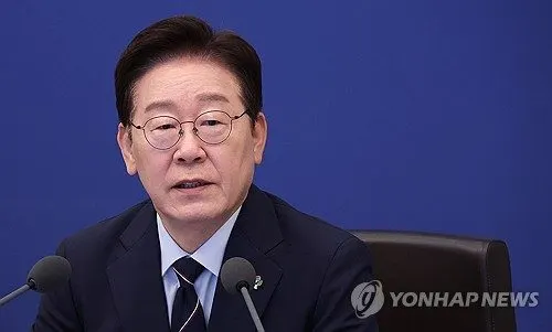 이재명 대통령 물가안정 총력…매점매석 경고가 유통·식음료주에 보내는 신호