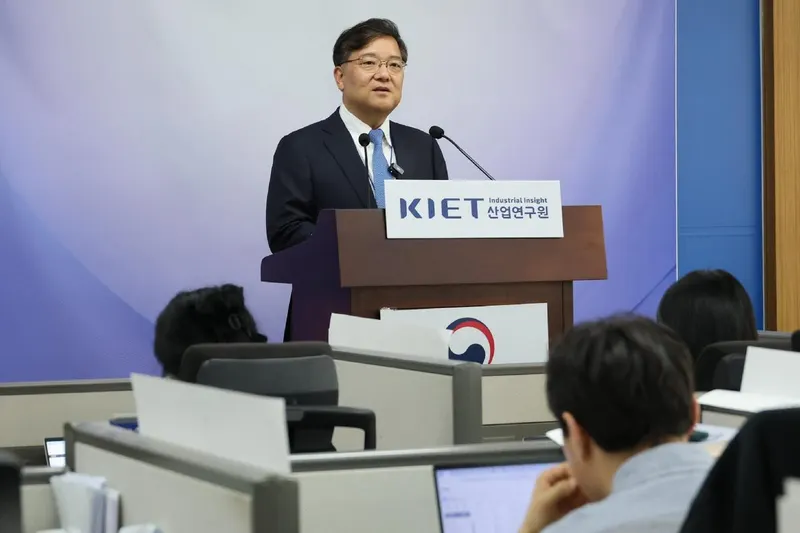 2026년 한국 수출 9244억 달러 사상 최대 전망, KIET 분석과 투자 시사점