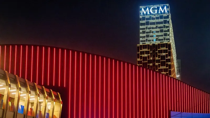 배리 딜러의 People, MGM리조트 주당 48.30달러 인수 제안…카지노 빅딜 분석