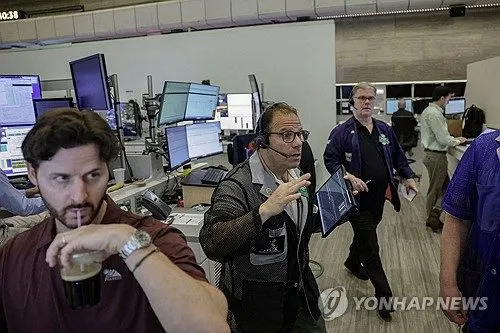 이란 쿠웨이트 공습에 뉴욕증시 하락 출발…국제유가·정유주 영향 점검