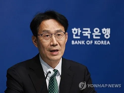한은 물가 당분간 3%대 전망, 유가 충격 인플레 파급 본격화