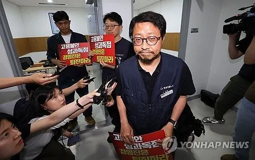 카카오 노조, 홍민택 CPO 퇴사 비판…카카오톡 개편 리더십 공백 우려