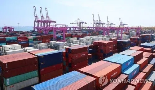 인천항 물동량 올해 반등 기대 꺾이나…중동발 악재에 소폭 감소세
