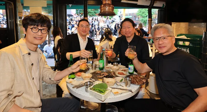젠슨 황 삼겹살 회동, SK·LG·네이버와 손잡은 엔비디아 AI 동맹의 의미