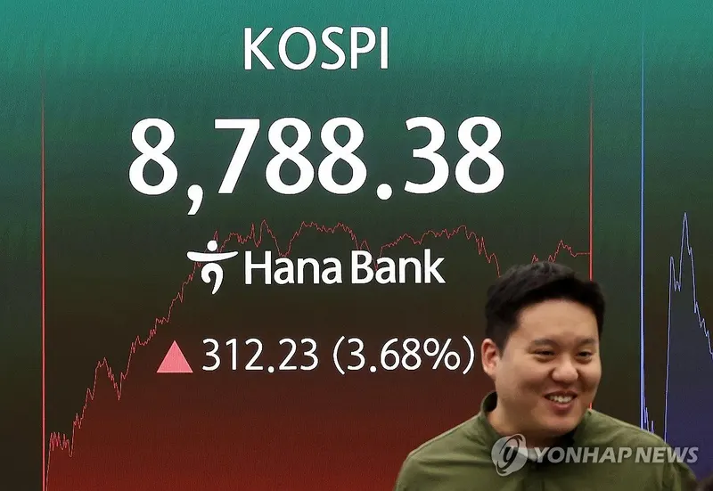 코스피 9000 돌파 임박, 211포인트 남은 사상 최고치 랠리 점검