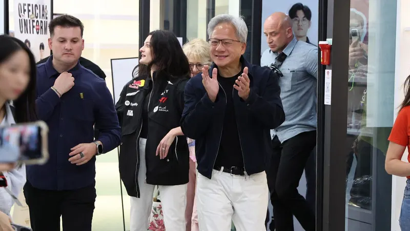 젠슨 황 삼소 회동·홍대 노래방까지…엔비디아·삼성·SK AI 동맹 신호탄