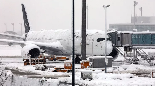 강풍과 눈보라로 제주공항 결항 급증, 대설주의보 속 항공편 취소 잇따라